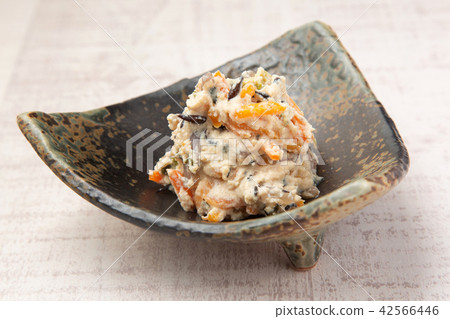 Fifth conspicuous 42566446