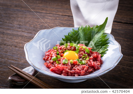 馬肉Yukke 42570404
