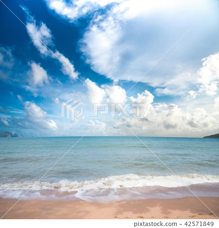 Beautiful sky and tropical beach Beautiful sky and tropical beach 42571849