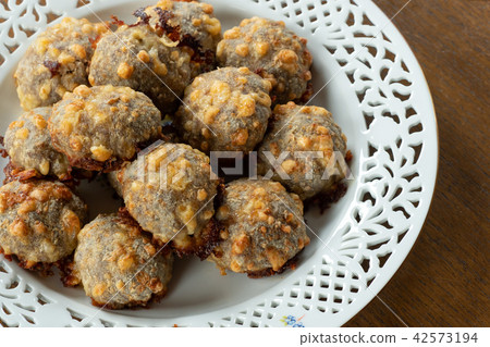 Homemade food, meat balls with cheese. Homemade food, meat balls with cheese. 42573194