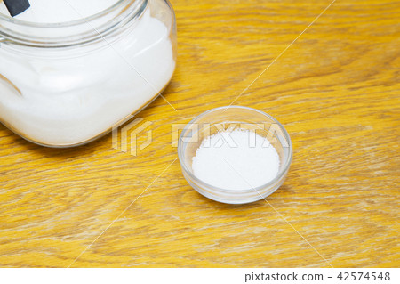 White powder White powder 42574548