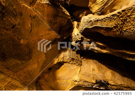 antre, cave, cavern 42575993