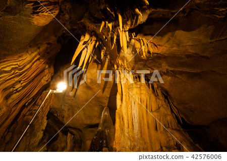 antre, cave, cavern 42576006