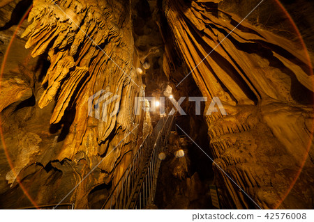 antre, cave, cavern 42576008