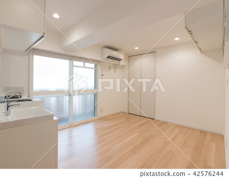 Studio studio apartment image Studio studio apartment image 42576244