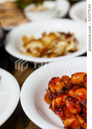 garlic, clean, cool 42577544