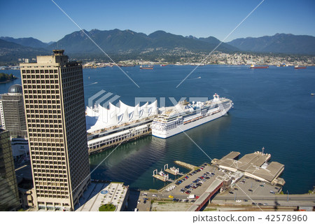 Vessel's passenger boat Vessel's passenger boat 42578960