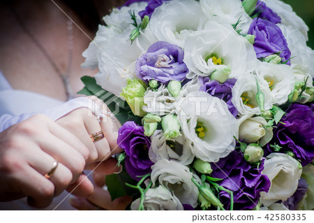 beautiful modern wedding bouquet on white table beautiful modern wedding bouquet on white table 42580335