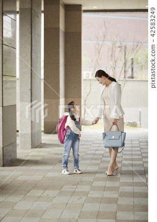 Spring, family, school, work, mom, daughter, mother and daughter, everyday, lifestyle Spring, family, school, work, mom, daughter, mother and daughter, everyday, lifestyle 42583249