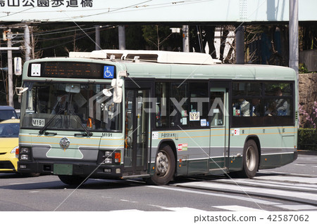 都營巴士（紀念90週年·戰爭後的初始顏色） 42587062