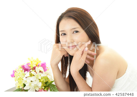 Relaxed woman 42587448