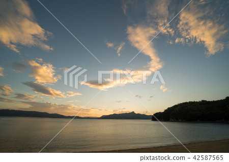 Seto Inland Sea Dusk Kagawa Prefecture Sanuki City Seto Inland Sea Dusk Kagawa Prefecture Sanuki City 42587565