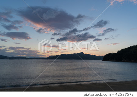 Seto Inland Sea Dusk Kagawa Prefecture Sanuki City Seto Inland Sea Dusk Kagawa Prefecture Sanuki City 42587572