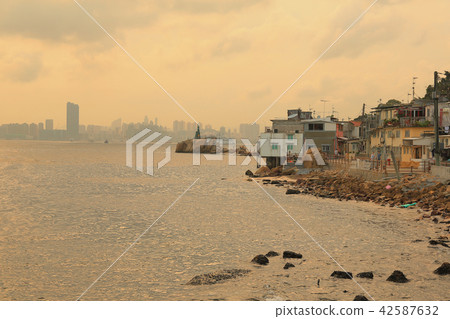 Hong Kong fishing valley at sunset , Lei Yue Mun Hong Kong fishing valley at sunset , Lei Yue Mun 42587632