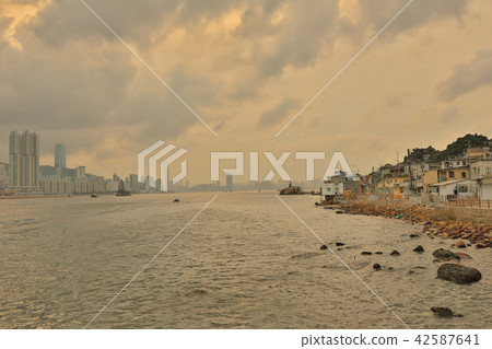 Hong Kong fishing valley at sunset , Lei Yue Mun Hong Kong fishing valley at sunset , Lei Yue Mun 42587641