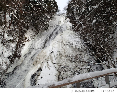 冬天的瀑布 42588842