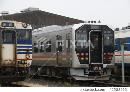 The GV-E 400 series which is detained in the Niitsu Transportation District 42588913