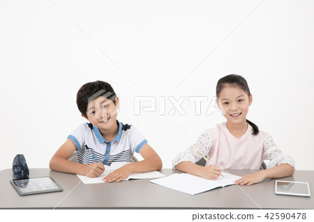 低年級小學生、學校學習生活方式 低年級小學生、學校學習生活方式 42590478