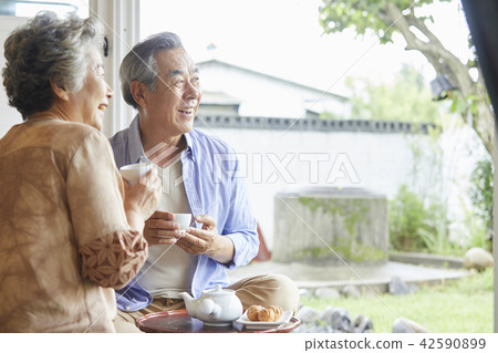 Life, old couple, Korean 42590899