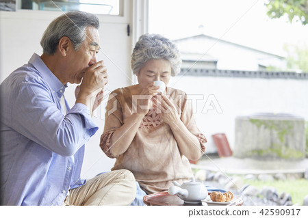 Life, old couple, Korean 42590917