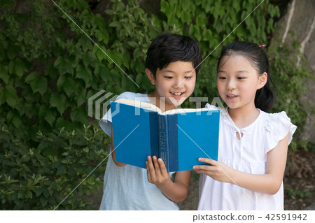 Elementary school students, lower grades, school study lifestyle Elementary school students, lower grades, school study lifestyle 42591942
