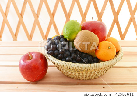 Fresh fruit Fresh fruit 42593611