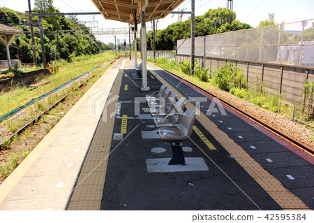 Tsurumi Line Asano Station · Main Line Platform (3) Tsurumi Line Asano Station · Main Line Platform (3) 42595384