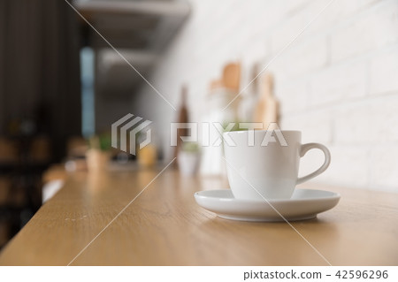與廚具的風景有白色背景 42596296