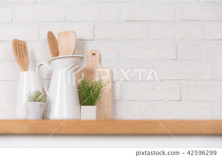 與廚具的風景有白色背景 42596299