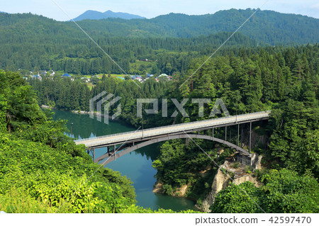 夏天Tadami河和綠色山 - 路站Oze高速公路三島旅館 42597470