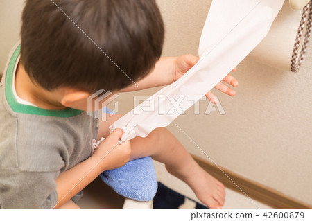 Infant toilet training Infant toilet training 42600879