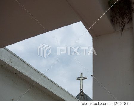 the roof part of Christian cemetery  42601834