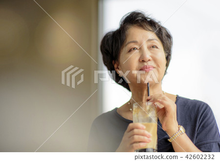 Senior Life 42602232