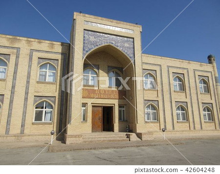 Marika Khiva Marika Khiva 42604248