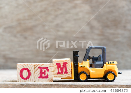 Toy forklift hold letter block M in word OEM 42604873