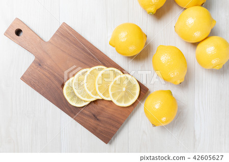 Lemon of fruit Lemon of fruit 42605627