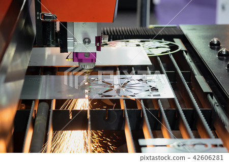 The CNC fiber laser cutting machine  42606281