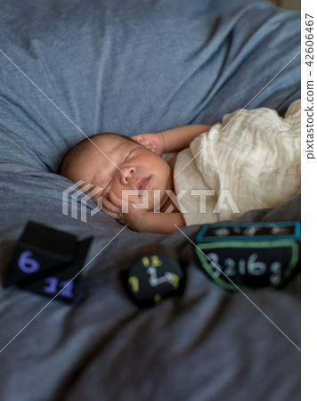 Newborn Photo Newborn Photo 42606467