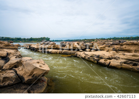 Natural of Rock Canyon in Mekhong River, Thailand Natural of Rock Canyon in Mekhong River, Thailand 42607113