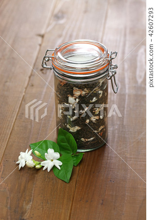 Handmade Jasmine tea, flavored with tea leaves in flowers of Matsurica 42607293