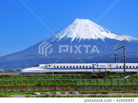 新幹線N 700系列和富士山-5040 新幹線N 700系列和富士山-5040 42608945
