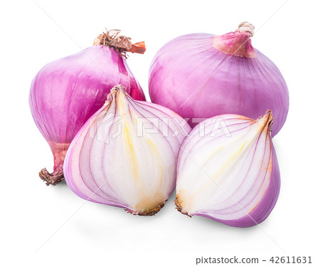 shallots isolated on white background. 42611631