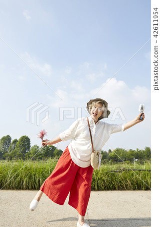 Life, woman, old man, Korean 42611954