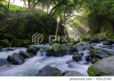 情侶的瀑布 42612046