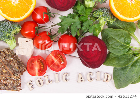 Inscription folic acid with nutritious ingredients 42613274