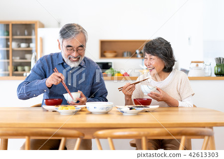 高級夫婦 42613303