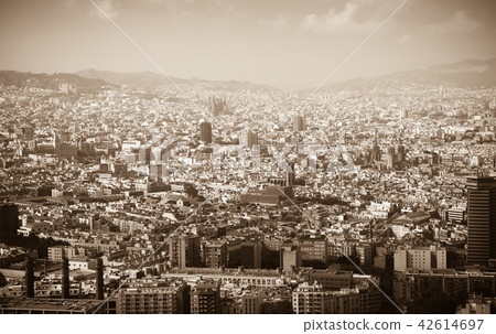 Historical neighbourhoods of Barcelona, view above 42614697