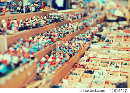 Photo of showcase with Christmas decorations 42614727