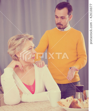 Son proves to mother his position 42618877