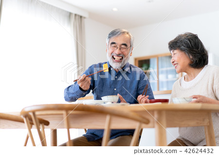 高級夫婦 42624432